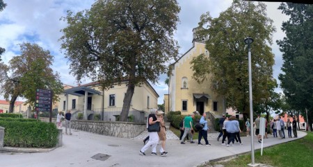 MBA79T_152.jpg